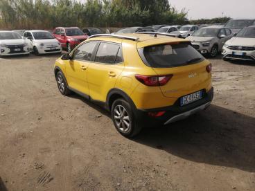 SPOTICAR Kia Stonic 1.2 Dpi Urban 84cv Usata - Suv Benzina Giallo - Lancusi - 502440837_4