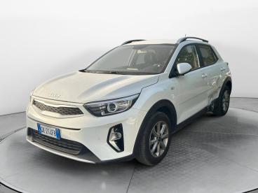 SPOTICAR Kia Stonic 1.2 Dpi Urban 84cv Usata - Suv Benzina Bianco - Lancusi - 502478978_1