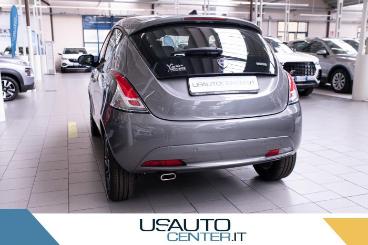 LANCIA CERTIFIED Lancia Ypsilon 1.0 70cv Hybrid Ferretti Usata - City Car Ibrido Grigio - Milano - 2186709_5