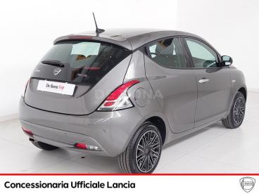 LANCIA CERTIFIED Lancia Ypsilon 1.0 Firefly Hybrid 70cv Gold Usata - City Car Ibrido Grigio - Belluno - 2187441_3