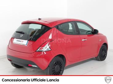 LANCIA CERTIFIED Lancia Ypsilon 1.0 Firefly Hybrid Silver S And S 70cv 5p.ti Usata - City Car Ibrido Rosso - Belluno - 2187443_2