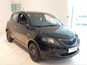 LANCIA CERTIFIED Lancia Ypsilon 1.0 Firefly Hybrid Silver Plus S And S 70cv Usata - City Car Ibrido Nero - Belluno - 2187444_3