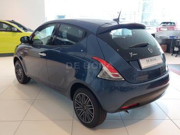 LANCIA CERTIFIED Lancia Ypsilon 1.0 Firefly Hybrid Silver Plus S And S 70cv Usata - City Car Ibrido Azzurro - Belluno - 2187452_2