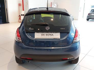 LANCIA CERTIFIED Lancia Ypsilon 1.0 Firefly Hybrid Silver Plus S And S 70cv Usata - City Car Ibrido Azzurro - Belluno - 2187452_3