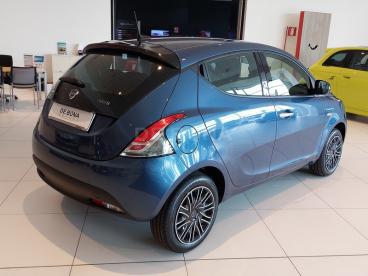 LANCIA CERTIFIED Lancia Ypsilon 1.0 Firefly Hybrid Silver Plus S And S 70cv Usata - City Car Ibrido Azzurro - Belluno - 2187452_4