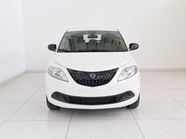 LANCIA CERTIFIED Lancia Ypsilon 1.0 Firefly Hybrid Silver Plus S And S 70cv Usata - City Car Ibrido Bianco - Belluno - 2187454_2