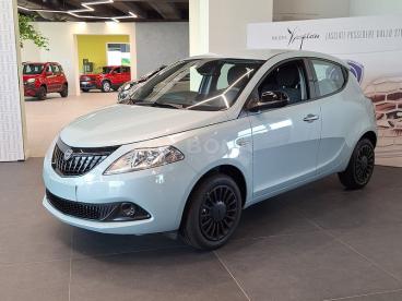 LANCIA CERTIFIED Lancia Ypsilon 1.0 Firefly Hybrid Silver S And S 70cv Usata - City Car Ibrido Verde - Belluno - 2187456_1
