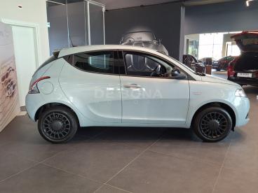 LANCIA CERTIFIED Lancia Ypsilon 1.0 Firefly Hybrid Silver S And S 70cv Usata - City Car Ibrido Verde - Belluno - 2187456_3