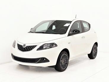 LANCIA CERTIFIED Lancia Ypsilon 1.0 Firefly Hybrid Gold S And S 70cv Usata - City Car Ibrido Bianco - Belluno - 2187459_1