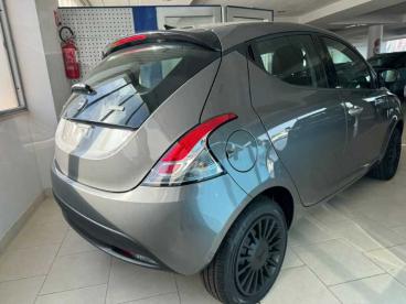 LANCIA CERTIFIED Lancia Ypsilon New 5p My23 1.0 Firefly 70 Cvstart And Stop Hybrid Usata - City Car Ibrido Plug-in Grigio - Surbo - 2245256_3