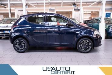 LANCIA CERTIFIED Lancia Ypsilon Ypsi Mid 1.2 Bz.  L1 5p.gs.5m.i/ce Usata - City Car Benzina Blu - Milano - 2256516_3
