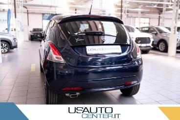 LANCIA CERTIFIED Lancia Ypsilon Ypsi Mid 1.2 Bz.  L1 5p.gs.5m.i/ce Usata - City Car Benzina Blu - Milano - 2256516_5