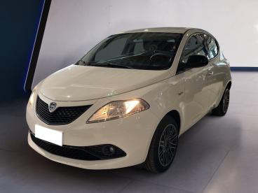 LANCIA CERTIFIED Lancia Ypsilon Iii 2015 1.0 Hybrid Gold S And S 70cv Usata - City Car Ibrido Bianco - Torino - 2270267_2