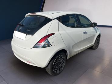 LANCIA CERTIFIED Lancia Ypsilon Iii 2015 1.0 Hybrid Gold S And S 70cv Usata - City Car Ibrido Bianco - Torino - 2270279_4
