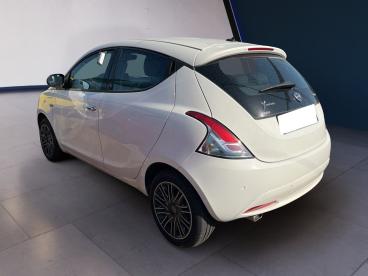 LANCIA CERTIFIED Lancia Ypsilon Iii 2015 1.0 Hybrid Gold S And S 70cv Usata - City Car Ibrido Bianco - Torino - 2270279_5