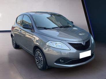 LANCIA CERTIFIED Lancia Ypsilon Iii 2021 1.0 Firefly Hybrid Gold S And S 70cv Usata - City Car Ibrido Grigio - Torino - 2270284_3