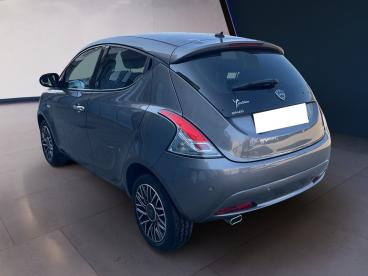 LANCIA CERTIFIED Lancia Ypsilon Iii 2021 1.0 Firefly Hybrid Gold S And S 70cv Usata - City Car Ibrido Grigio - Torino - 2270284_4