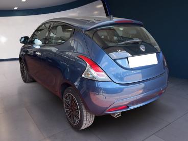 LANCIA CERTIFIED Lancia Ypsilon Iii 2021 1.0 Firefly Hybrid Gold S And S 70cv Usata - City Car Ibrido Blu - Torino - 2270300_4