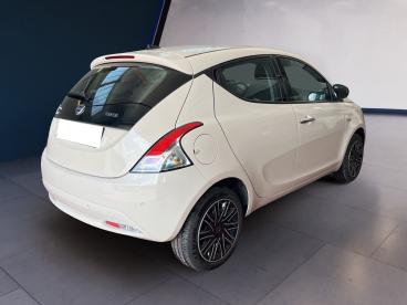 LANCIA CERTIFIED Lancia Ypsilon Iii 2021 1.0 Firefly Hybrid Gold S And S 70cv 5p.t Usata - City Car Ibrido Bianco - Torino - 2270329_4
