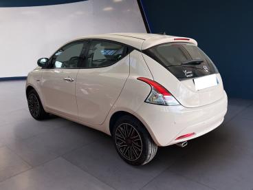 LANCIA CERTIFIED Lancia Ypsilon Iii 2021 1.0 Firefly Hybrid Gold S And S 70cv 5p.t Usata - City Car Ibrido Bianco - Torino - 2270329_5