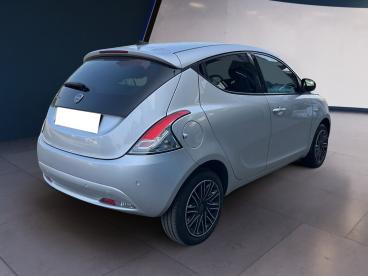 LANCIA CERTIFIED Lancia Ypsilon Iii 2021 1.2 Gold Gpl 69cv Usata - City Car  Grigio - Torino - 2270332_4