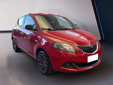 LANCIA CERTIFIED Lancia Ypsilon Iii 2021 1.0 Firefly Hybrid Gold S And S 70cv Usata - City Car Ibrido Rosso - Torino - 2270333_4