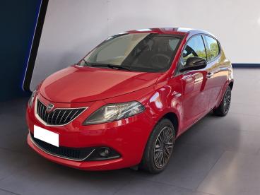 LANCIA CERTIFIED Lancia Ypsilon Iii 2021 1.0 Firefly Hybrid Gold S And S 70cv Usata - City Car Ibrido Rosso - Torino - 2270335_2