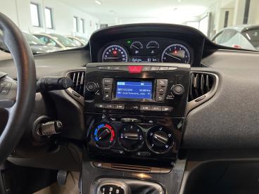 LANCIA CERTIFIED Lancia Ypsilon 1.2 69 Cv 5 Porte Elefantino Blu Usata - City Car Benzina Nero - San Miniato - 2270671_3