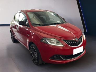 LANCIA CERTIFIED Lancia Ypsilon Iii 2021 1.0 Firefly Hybrid Gold S And S 70cv 5p.t Usata - City Car Ibrido Rosso - Torino - 2271637_3