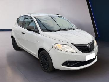 LANCIA CERTIFIED Lancia Ypsilon Iii 2015 1.0 Firefly Hybrid Silver S And S 70cv Usata - City Car Ibrido Blu - Torino - 2271639_3