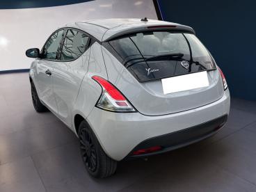 LANCIA CERTIFIED Lancia Ypsilon Iii 2015 1.0 Firefly Hybrid Silver S And S 70cv Usata - City Car Ibrido Blu - Torino - 2271639_5