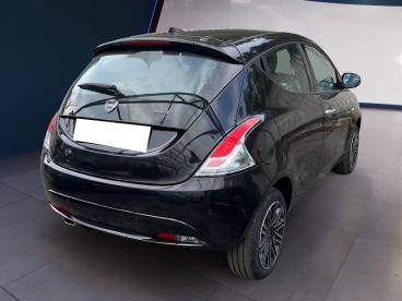 LANCIA CERTIFIED Lancia Ypsilon Iii 2021 1.0 Firefly Hybrid Gold S And S 70cv Usata - City Car Ibrido Nero - Torino - 2272471_4