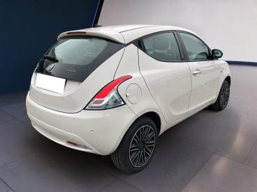 LANCIA CERTIFIED Lancia Ypsilon Iii 2021 1.0 Firefly Hybrid Gold S And S 70cv 5p.t Usata - City Car Ibrido Bianco - Torino - 2273090_4