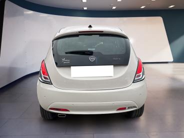 LANCIA CERTIFIED Lancia Ypsilon Iii 2021 1.0 Firefly Hybrid Gold S And S 70cv 5p.t Usata - City Car Ibrido Bianco - Torino - 2273090_5