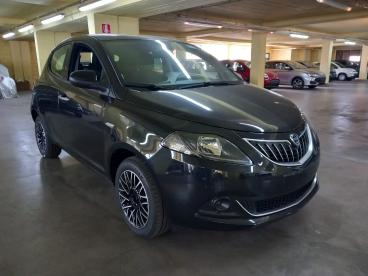 LANCIA CERTIFIED Lancia Ypsilon Nuova My24 402 Ecochic Gpl1.2 Usata - City Car  Nero - Charvensod - 2274443_1