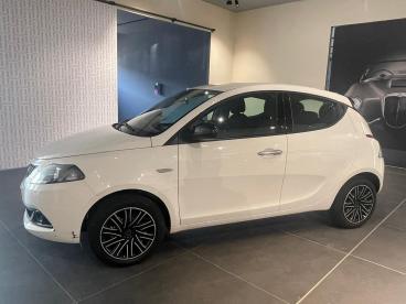 LANCIA CERTIFIED Lancia Ypsilon Nuova My24 402 Platino 1.0 Usata - City Car Benzina Bianco - Charvensod - 2274446_4