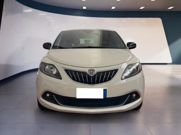 LANCIA CERTIFIED Lancia Ypsilon Iii 2021 1.0 Hybrid Silver S And S 70cv Usata - City Car Ibrido Bianco - Torino - 2276267_1