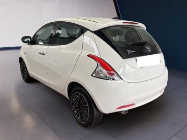 LANCIA CERTIFIED Lancia Ypsilon Iii 2021 1.0 Hybrid Silver S And S 70cv Usata - City Car Ibrido Bianco - Torino - 2276267_5