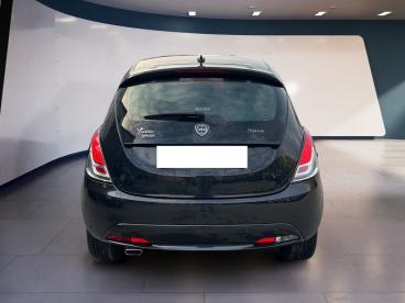 LANCIA CERTIFIED Lancia Ypsilon Iii 2015 1.0 Hybrid Gold S And S 70cv Usata - City Car Ibrido Nero - Torino - 2277843_4