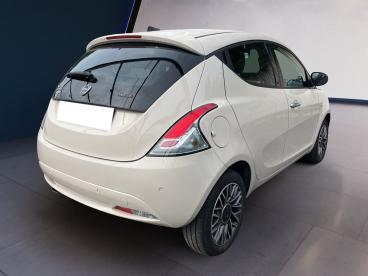 LANCIA CERTIFIED Lancia Ypsilon Iii 2021 1.0 Firefly Hybrid Gold S And S 70cv Usata - City Car Ibrido Bianco - Torino - 2277844_4