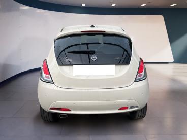 LANCIA CERTIFIED Lancia Ypsilon Iii 2021 1.0 Firefly Hybrid Gold S And S 70cv Usata - City Car Ibrido Bianco - Torino - 2277844_5
