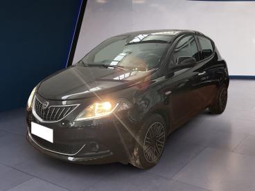 LANCIA CERTIFIED Lancia Ypsilon Iii 2021 1.0 Firefly Hybrid Gold S And S 70cv Usata - City Car Ibrido Nero - Torino - 2278076_3