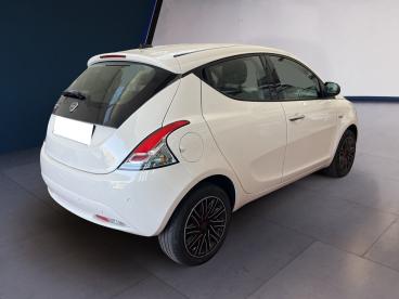 LANCIA CERTIFIED Lancia Ypsilon Iii 2021 1.2 Gold Gpl 69cv Usata - City Car  Bianco - Torino - 2278809_3