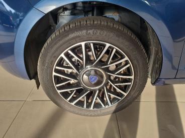 SPOTICAR Lancia Ypsilon 1.0 Firefly 5 Porte S And S Hybrid Platino Usata - City Car Ibrido Blu - Casatenovo - 502281110_5