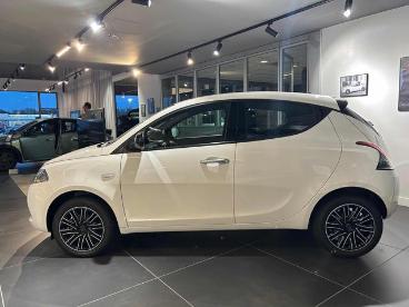 LANCIA CERTIFIED Lancia Ypsilon 1.0 Firefly S And S Hybrid Silver Plus Usata - City Car Benzina Bianco - Vercelli - 2283202_4