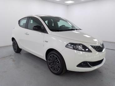 LANCIA CERTIFIED Lancia Ypsilon 1.0 Firefly Hybrid Gold S And S 70cv 5p.ti Usata - City Car Ibrido Bianco - Cuneo - 2284971_3