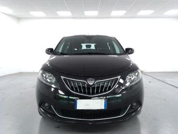 LANCIA CERTIFIED Lancia Ypsilon 1.0 Firefly Hybrid Gold S And S 70cv 5p.ti Usata - City Car Ibrido Nero - Cuneo - 2284977_2