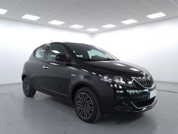 LANCIA CERTIFIED Lancia Ypsilon 1.0 Firefly Hybrid Gold S And S 70cv 5p.ti Usata - City Car Ibrido Nero - Cuneo - 2284977_3