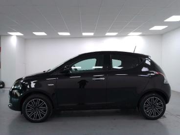 LANCIA CERTIFIED Lancia Ypsilon 1.0 Firefly Hybrid Gold S And S 70cv 5p.ti Usata - City Car Ibrido Nero - Cuneo - 2284977_5