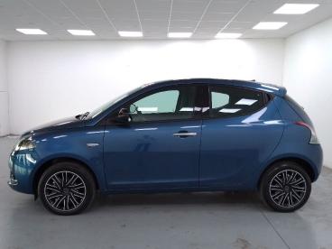 LANCIA CERTIFIED Lancia Ypsilon 1.0 Firefly Hybrid Gold S And S 70cv Usata - City Car Ibrido Blu - Cuneo - 2284981_5